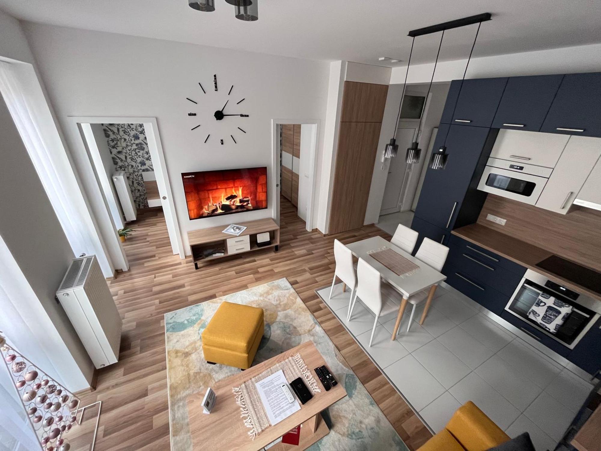 One Step Apartman - City Center With Self Check-In Szombathely Kültér fotó